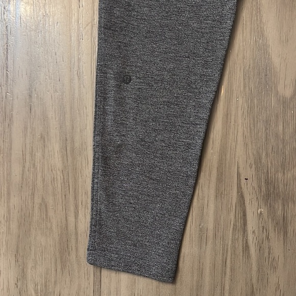 LULULEMON CITY TREK WOMENS GRAY TROUSER II SIZE 2 - Picture 10 of 16
